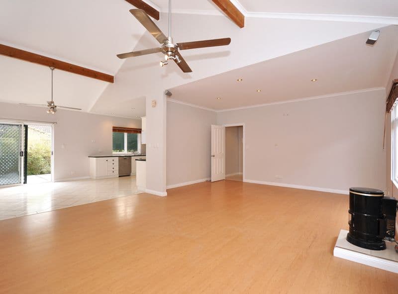 17 Knightsbridge Court, Happy Valley SA 5159, Happy Valley - Thumbnail 3