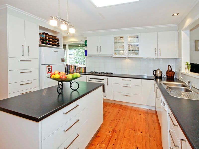 21 Cedmar Avenue, HIGHTON VIC 3216, Highton - Thumbnail 2