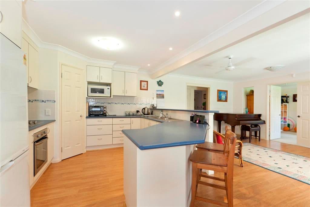 6 Bush Cherry Place, THORNLANDS QLD 4164, Thornlands - Thumbnail 3