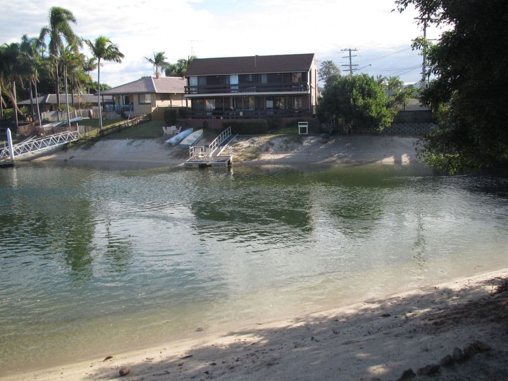 2 Orvieto Avenue, MERMAID WATERS QLD 4218, Mermaid Waters - Thumbnail 2