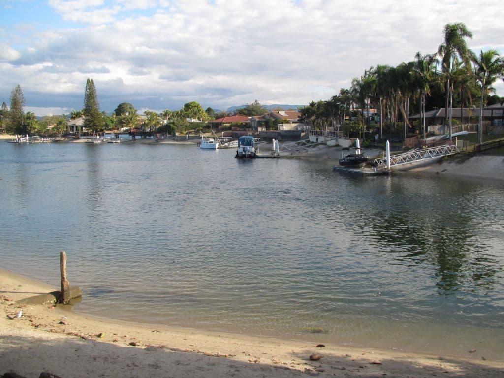 2 Orvieto Avenue, MERMAID WATERS QLD 4218, Mermaid Waters - Thumbnail 3