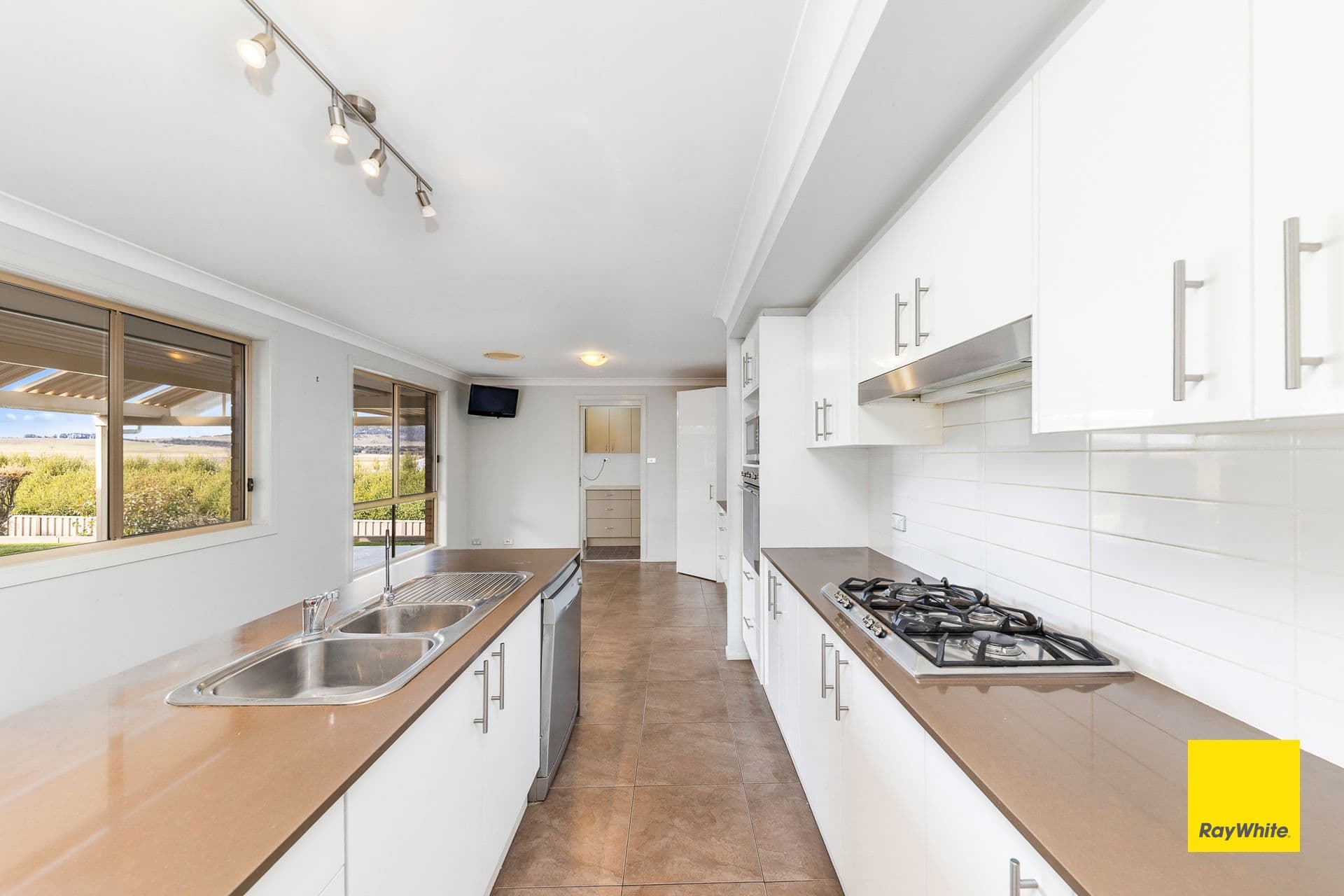 4 Mcfadzen Place, Bungendore NSW 2621, Bungendore - Thumbnail 2