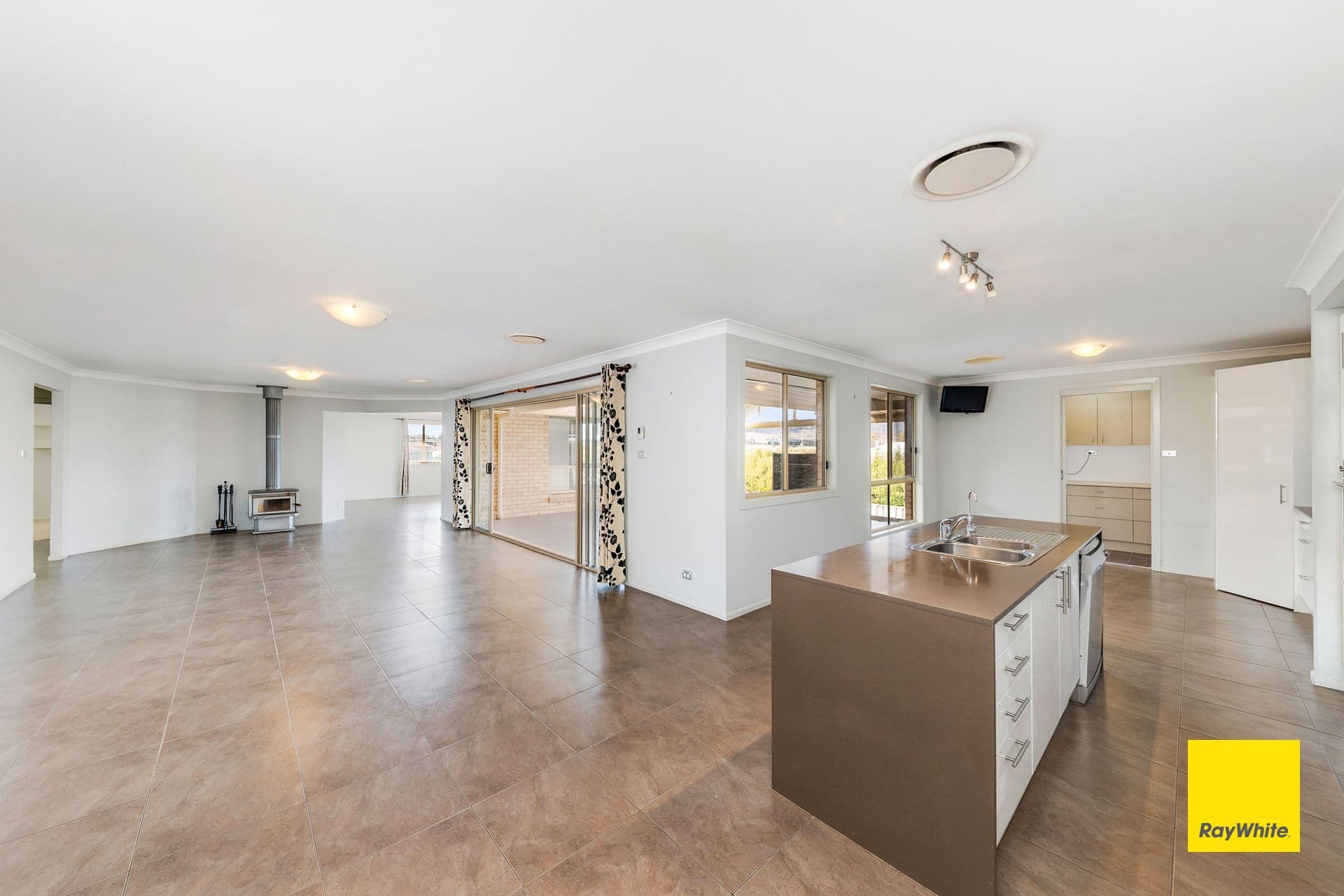 4 Mcfadzen Place, Bungendore NSW 2621, Bungendore - Thumbnail 3