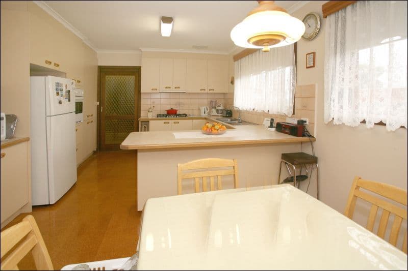 52 Cambridge Drive, GLEN WAVERLEY VIC 3150, Glen Waverley - Thumbnail 5
