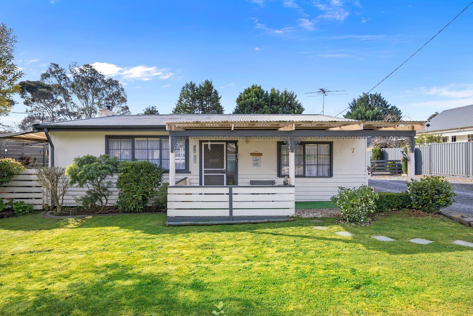 7 John Street, Wandin North VIC 3139, Wandin North - Thumbnail 2