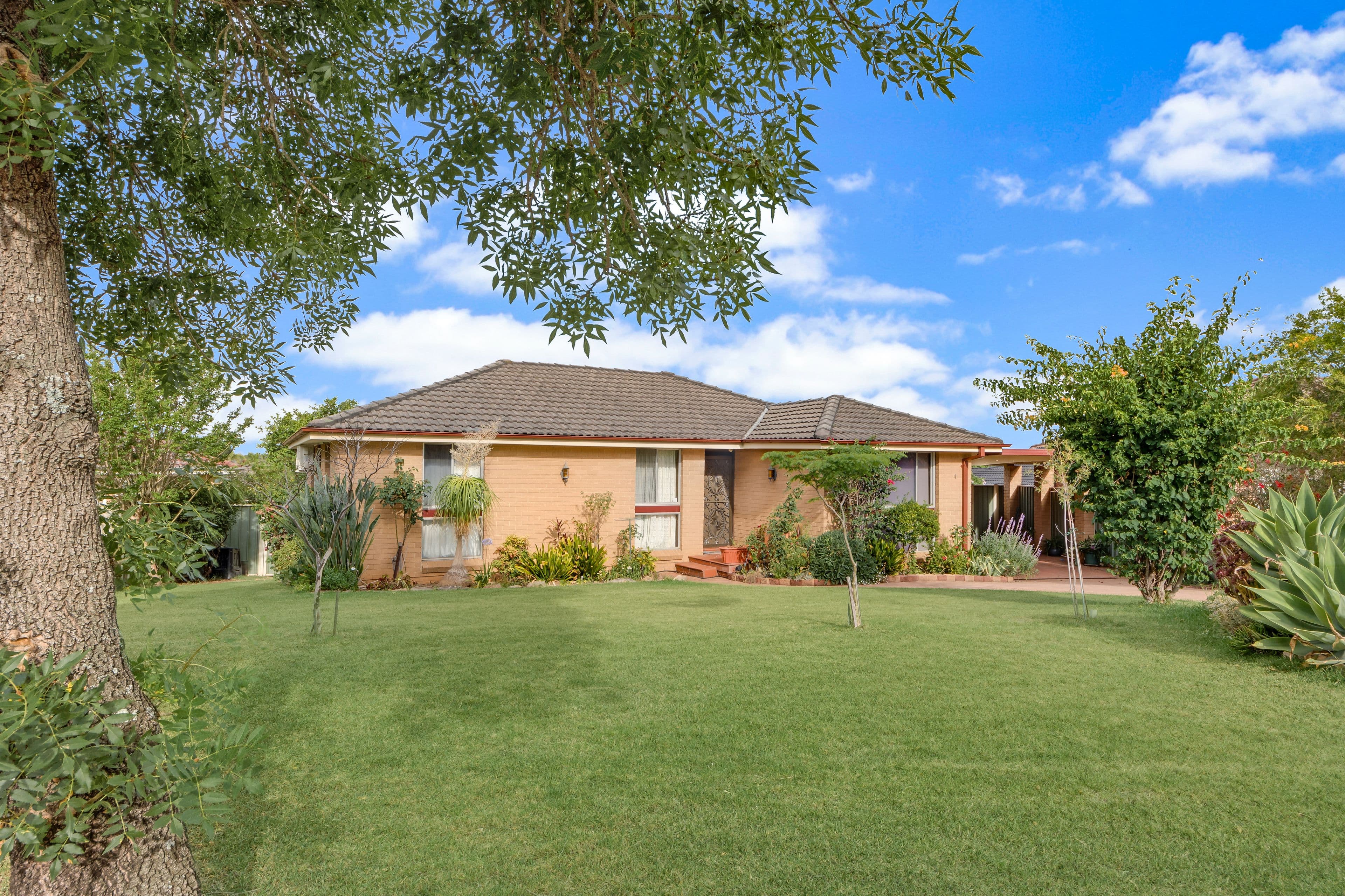 4 Salamaua Place, Glenfield - Image 1
