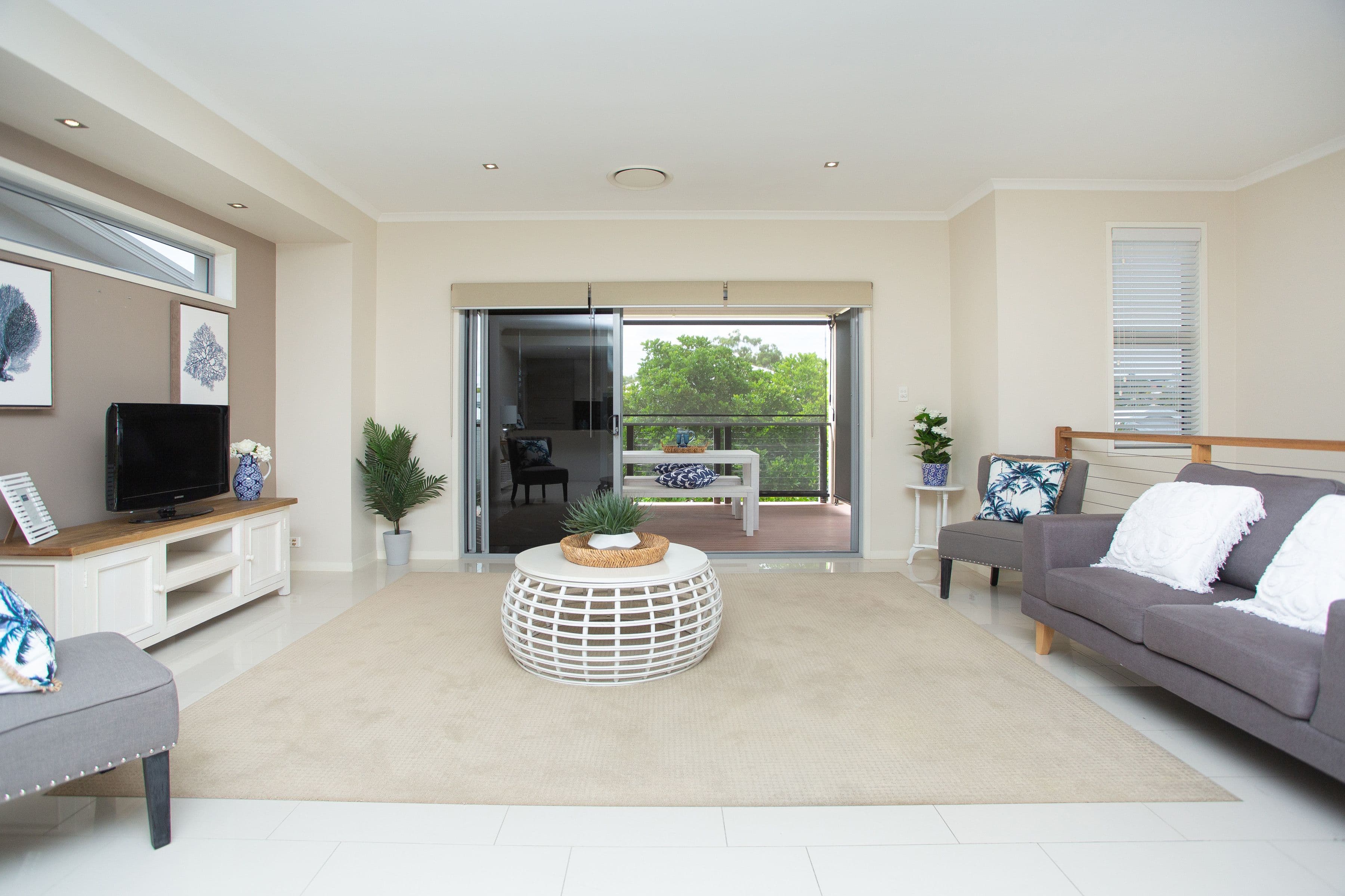 12 Birdwood Road, Holland Park QLD 4121, Holland Park West - Thumbnail 2
