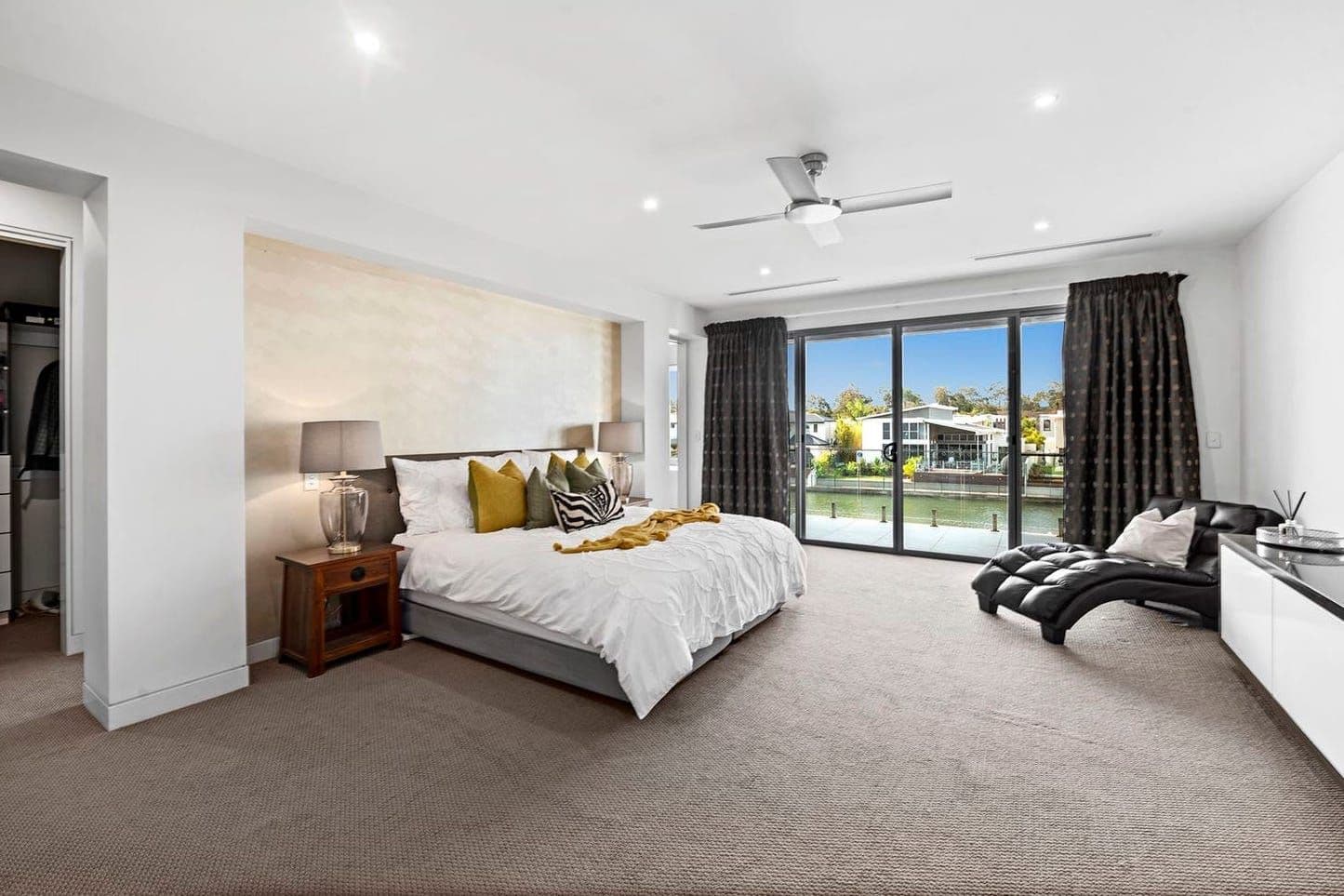 34 Middle Quay Drive, Biggera Waters QLD 4216, Biggera Waters - Thumbnail 8