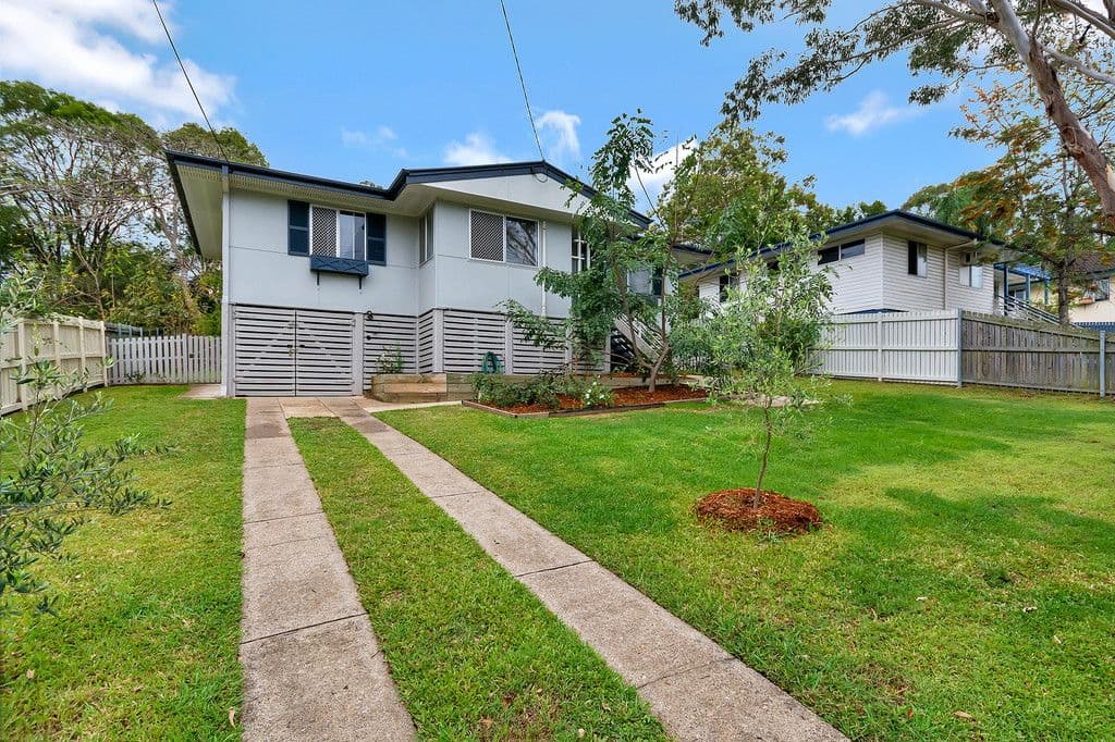 29 Gibbs Street, Riverview QLD 4303, Riverview - Thumbnail 2