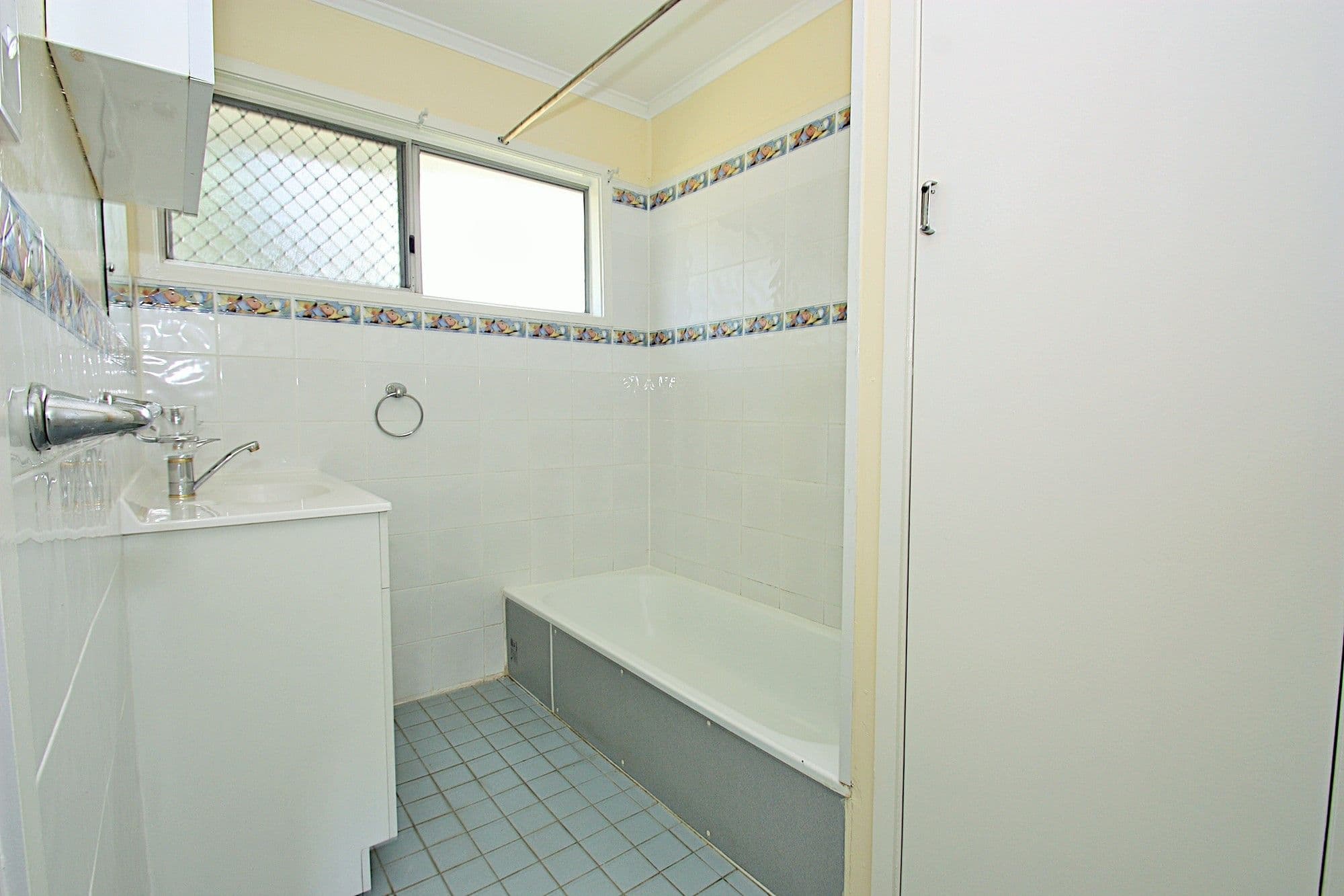 29 Gibbs Street, Riverview QLD 4303, Riverview - Thumbnail 8