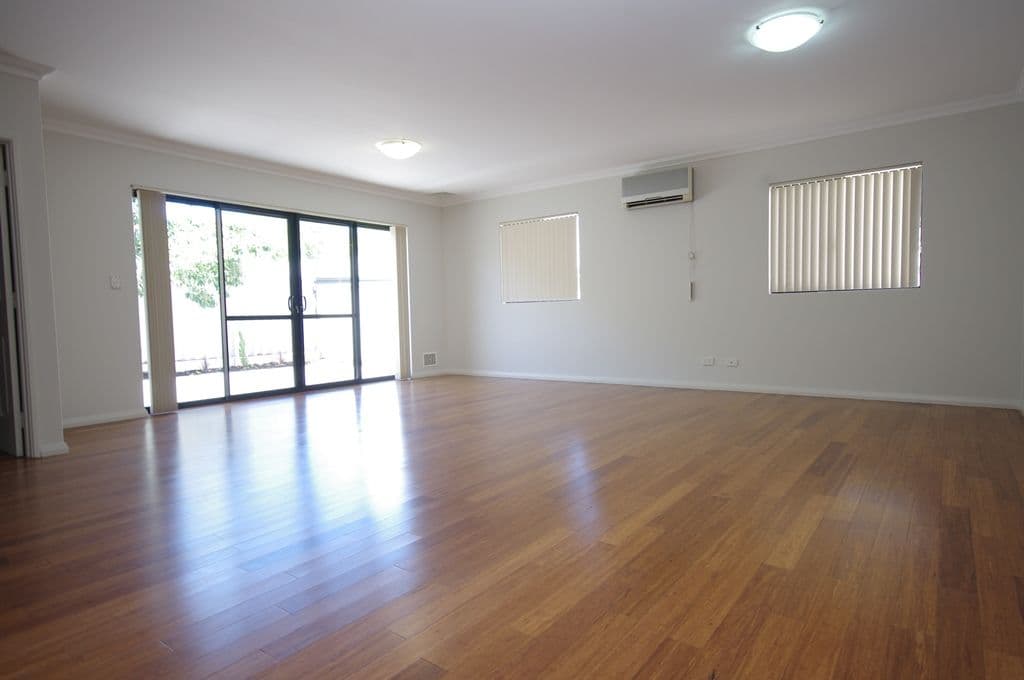 89a Hillsborough Drive, NOLLAMARA WA 6061, Nollamara - Thumbnail 3
