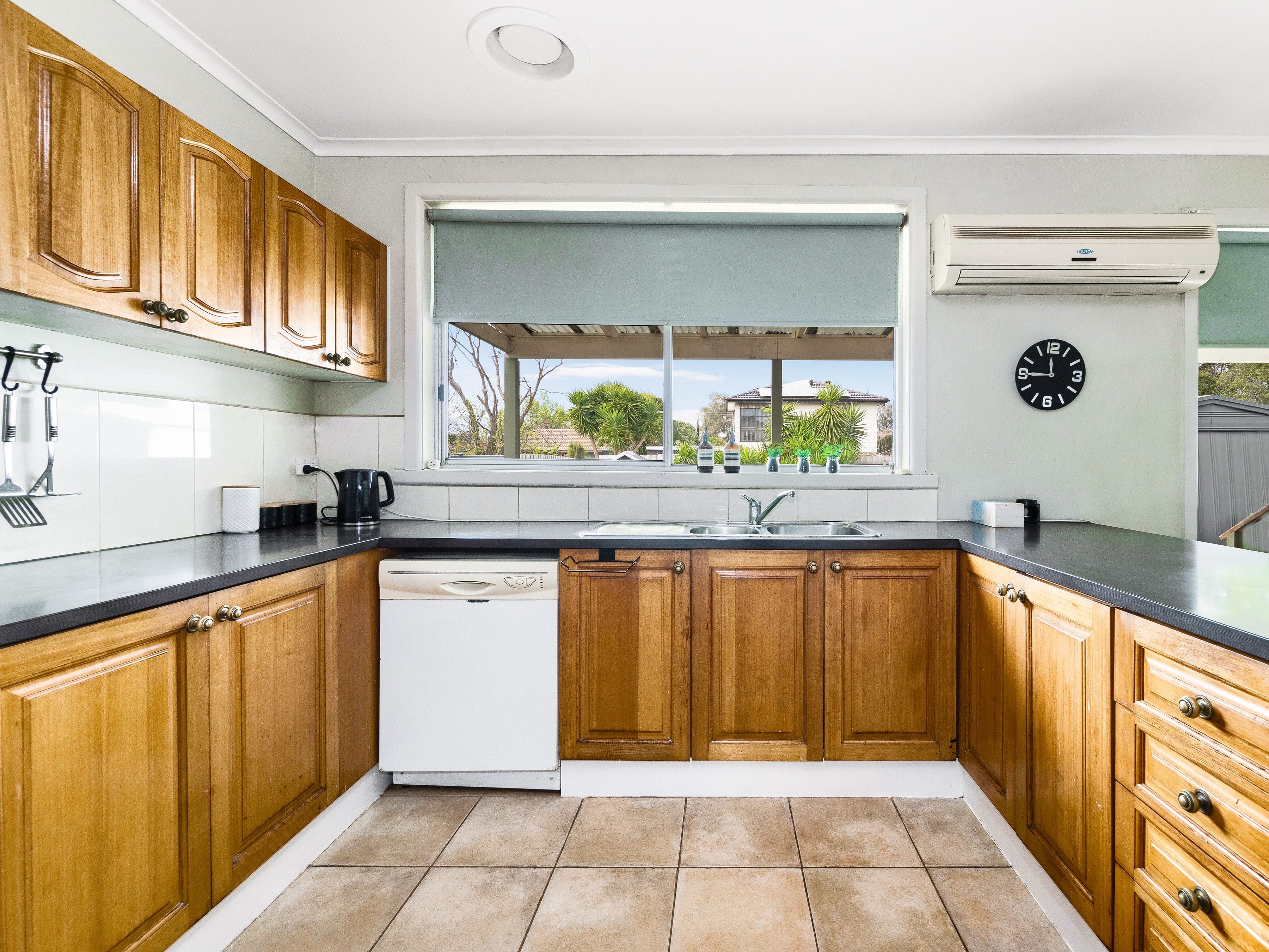 48 Taylor Street, Cranbourne VIC 3977, Cranbourne - Thumbnail 2