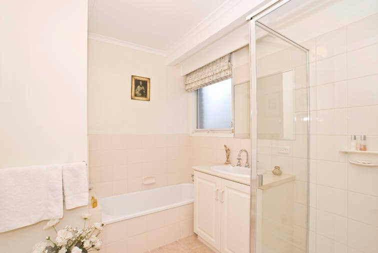 20 Brentwood Drive, WANTIRNA VIC 3152, Wantirna - Thumbnail 3