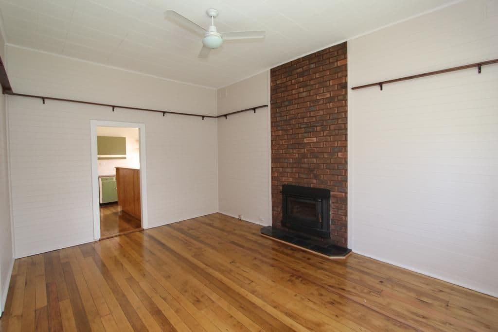 21 Molesworth Street, TENTERFIELD NSW 2372, Tenterfield - Thumbnail 3