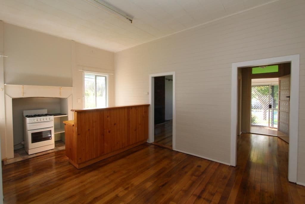 21 Molesworth Street, TENTERFIELD NSW 2372, Tenterfield - Thumbnail 5