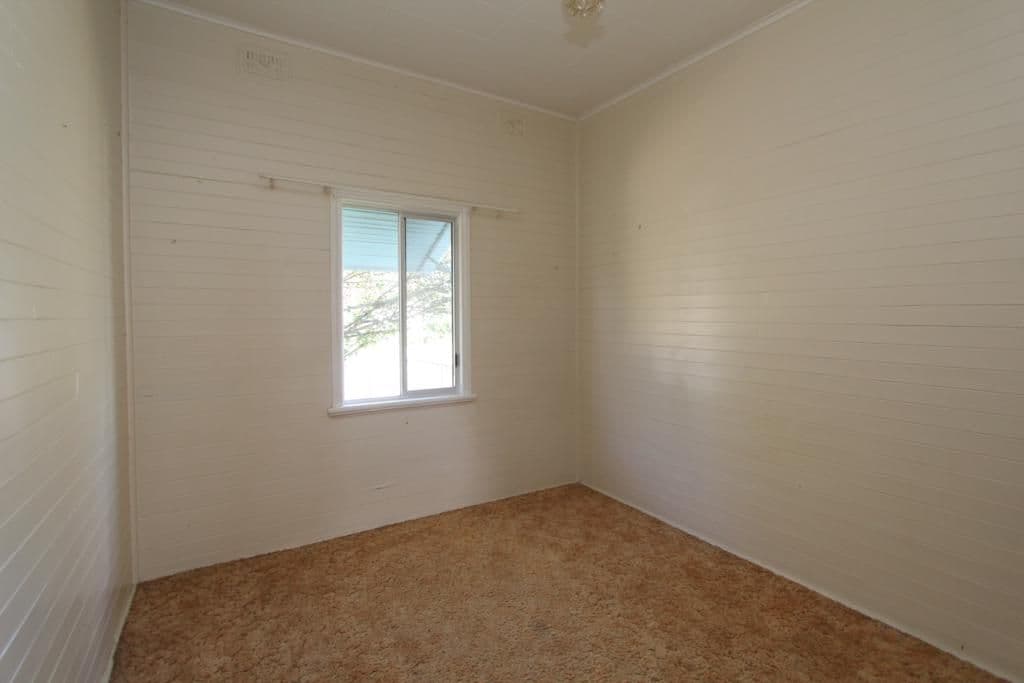 21 Molesworth Street, TENTERFIELD NSW 2372, Tenterfield - Thumbnail 7