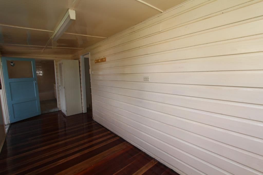 21 Molesworth Street, TENTERFIELD NSW 2372, Tenterfield - Thumbnail 8