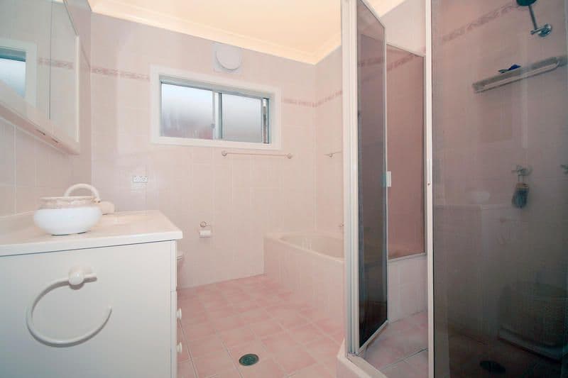 28 Cambrai Avenue, ENGADINE NSW 2233, Engadine - Thumbnail 6