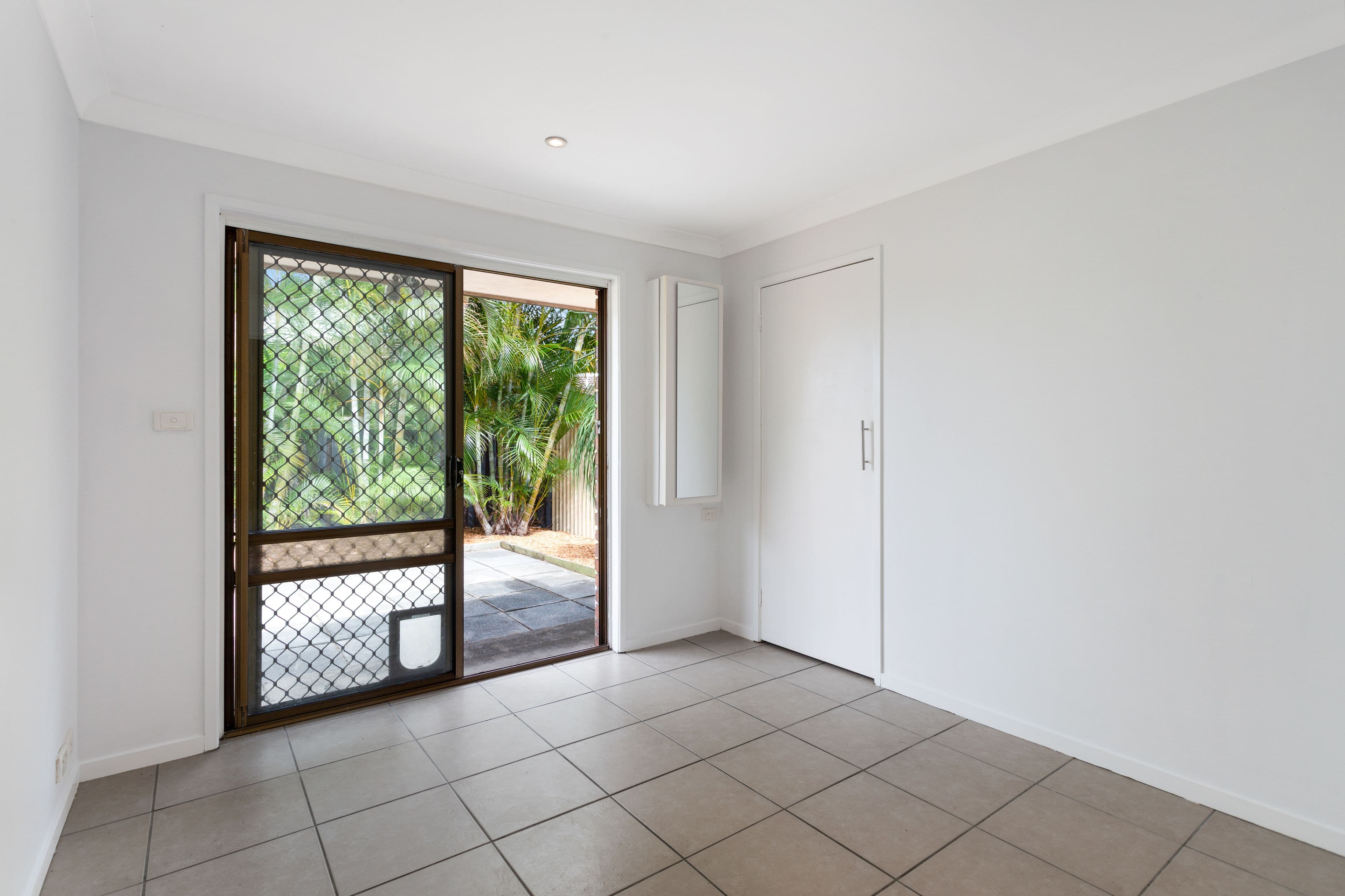 111 Sunshine Boulevard, Mermaid Waters QLD 4218, Mermaid Waters - Thumbnail 5