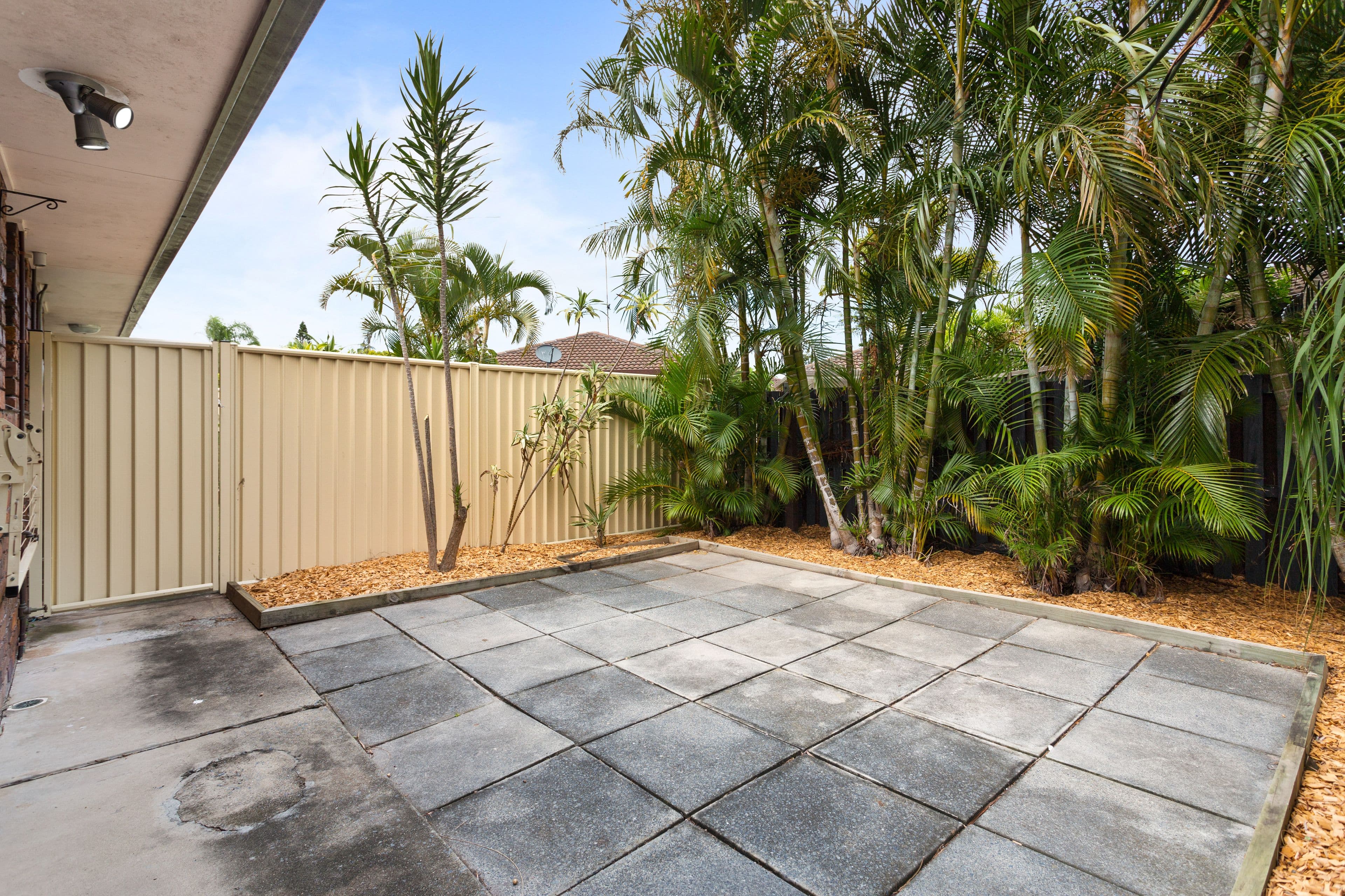 111 Sunshine Boulevard, Mermaid Waters QLD 4218, Mermaid Waters - Thumbnail 7