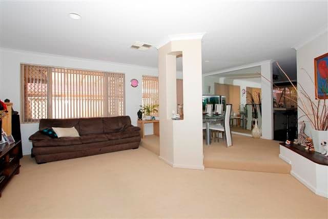 1 Redfern Close, THORNLIE WA 6108, Thornlie - Thumbnail 2