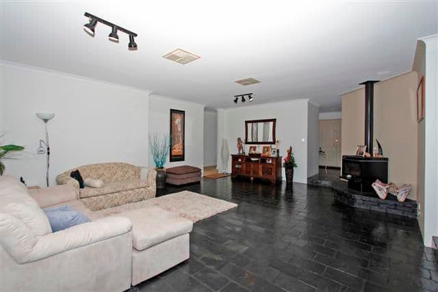 1 Redfern Close, THORNLIE WA 6108, Thornlie - Thumbnail 3
