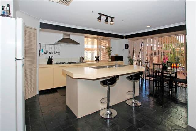 1 Redfern Close, THORNLIE WA 6108, Thornlie - Thumbnail 5