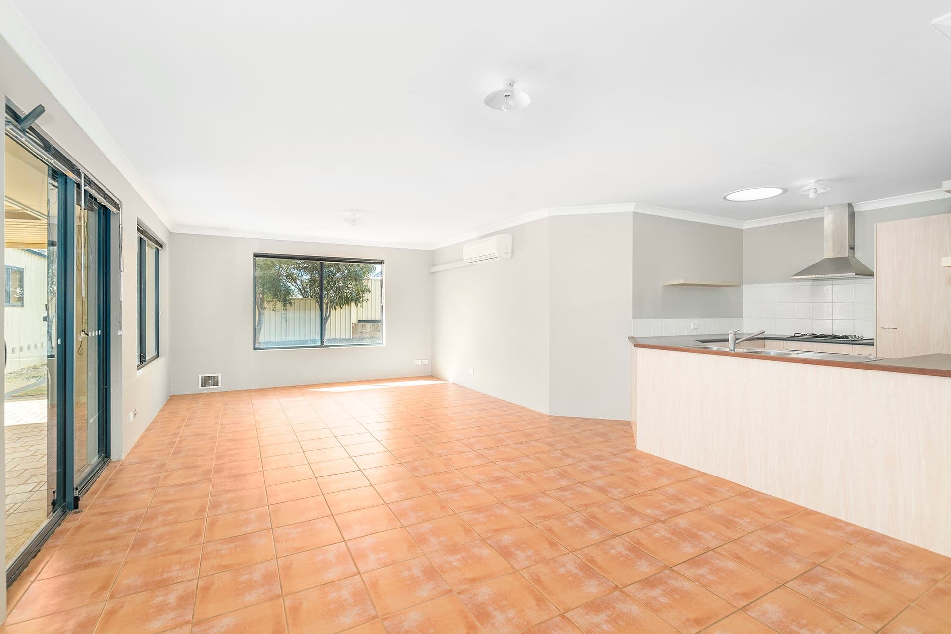 29 Wave Crest Circle, Drummond Cove WA 6532, Drummond Cove - Thumbnail 2