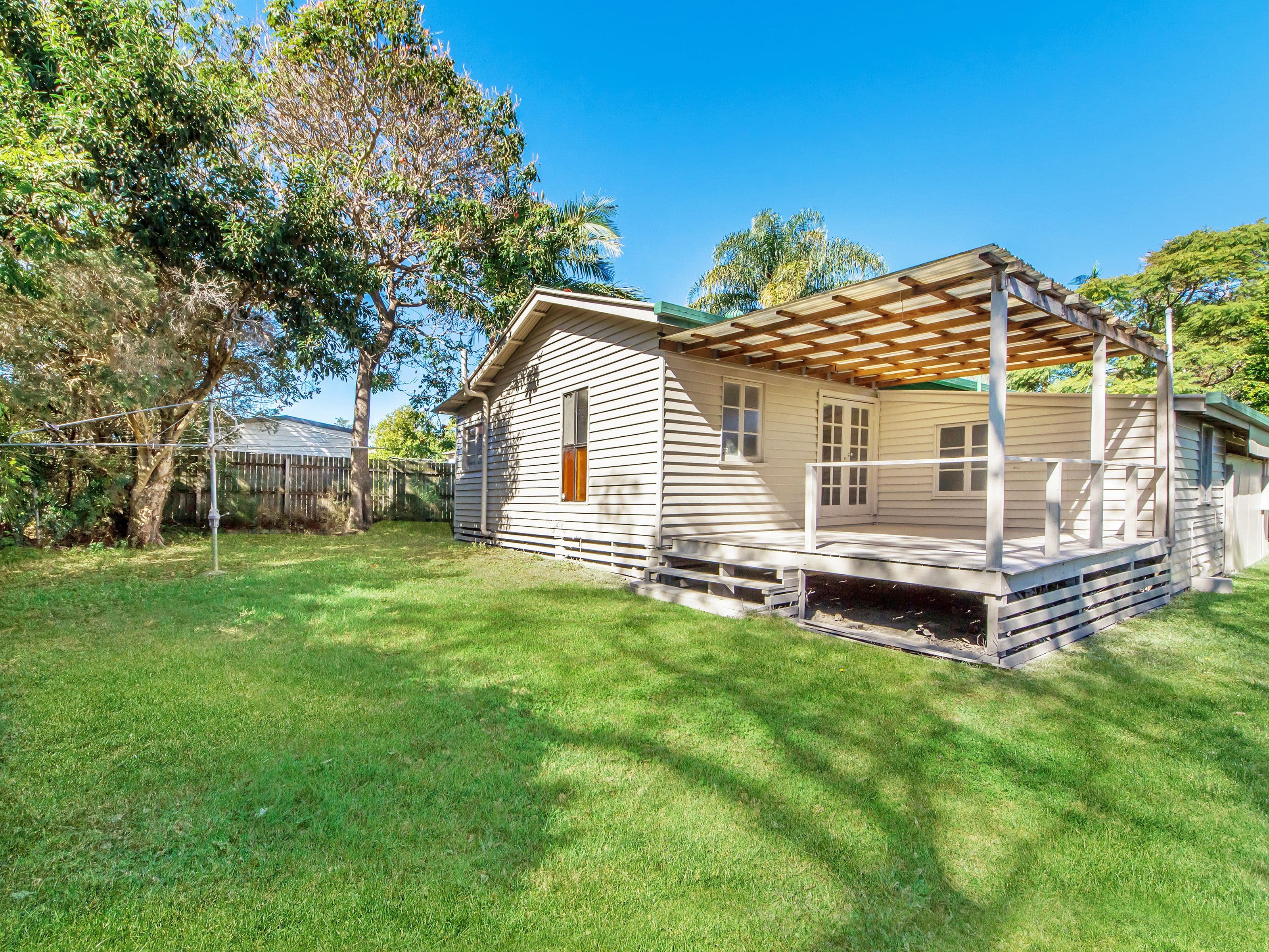 63 Kindra Avenue, Southport QLD 4215, Southport - Thumbnail 2