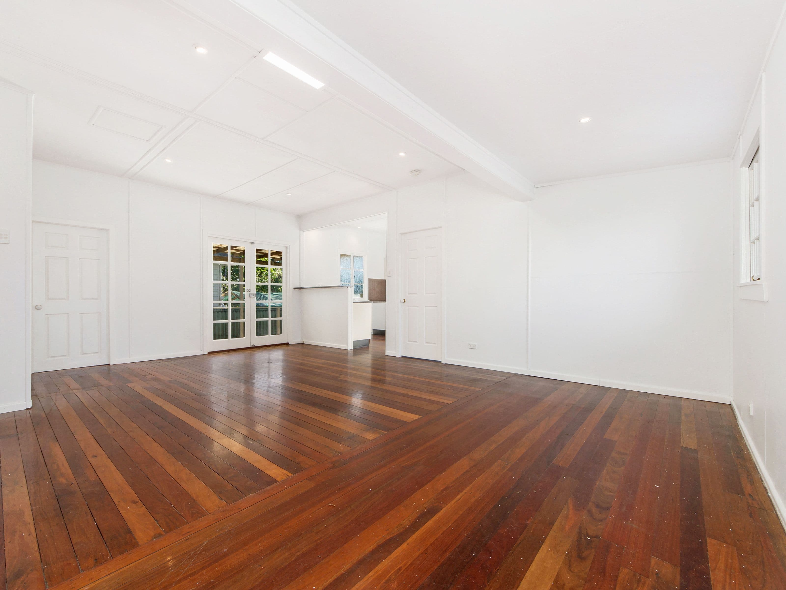 63 Kindra Avenue, Southport QLD 4215, Southport - Thumbnail 7