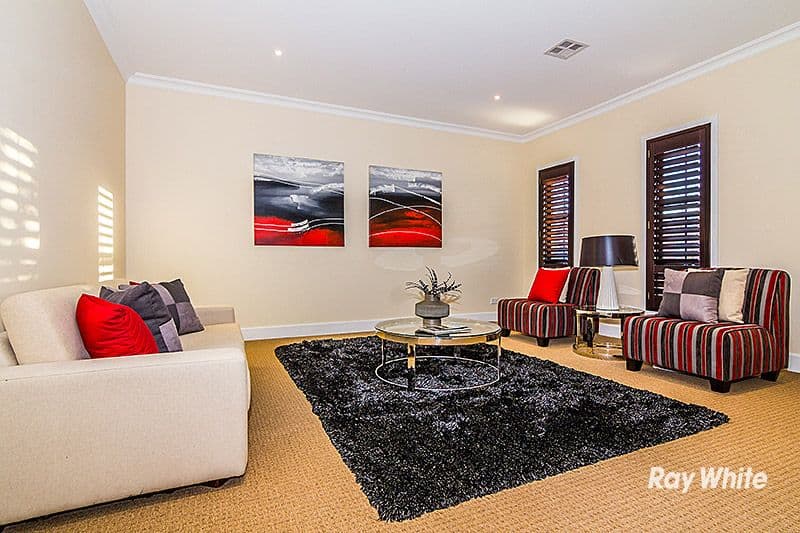 6 Ascent Drive, CRANBOURNE NORTH VIC 3977, Cranbourne North - Thumbnail 3