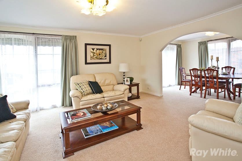 1 Armour Close, GLEN WAVERLEY VIC 3150, Glen Waverley - Thumbnail 2