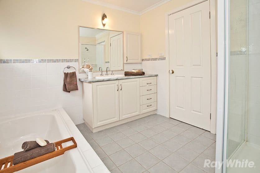 1 Armour Close, GLEN WAVERLEY VIC 3150, Glen Waverley - Thumbnail 6