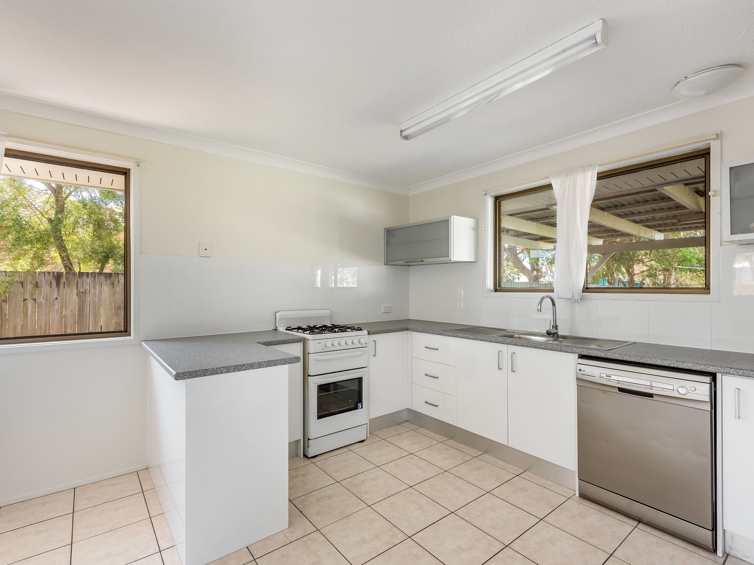 14 Oddie Road, Beenleigh QLD 4207, Beenleigh - Thumbnail 2
