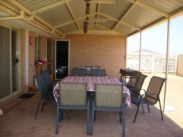 10 Ocean Queen Drive, WANDINA WA 6530, Wandina - Thumbnail 2
