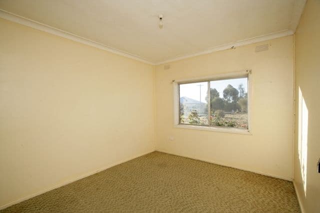 22 Allonby Avenue, FOREST HILL NSW 2651, Forest Hill - Thumbnail 3