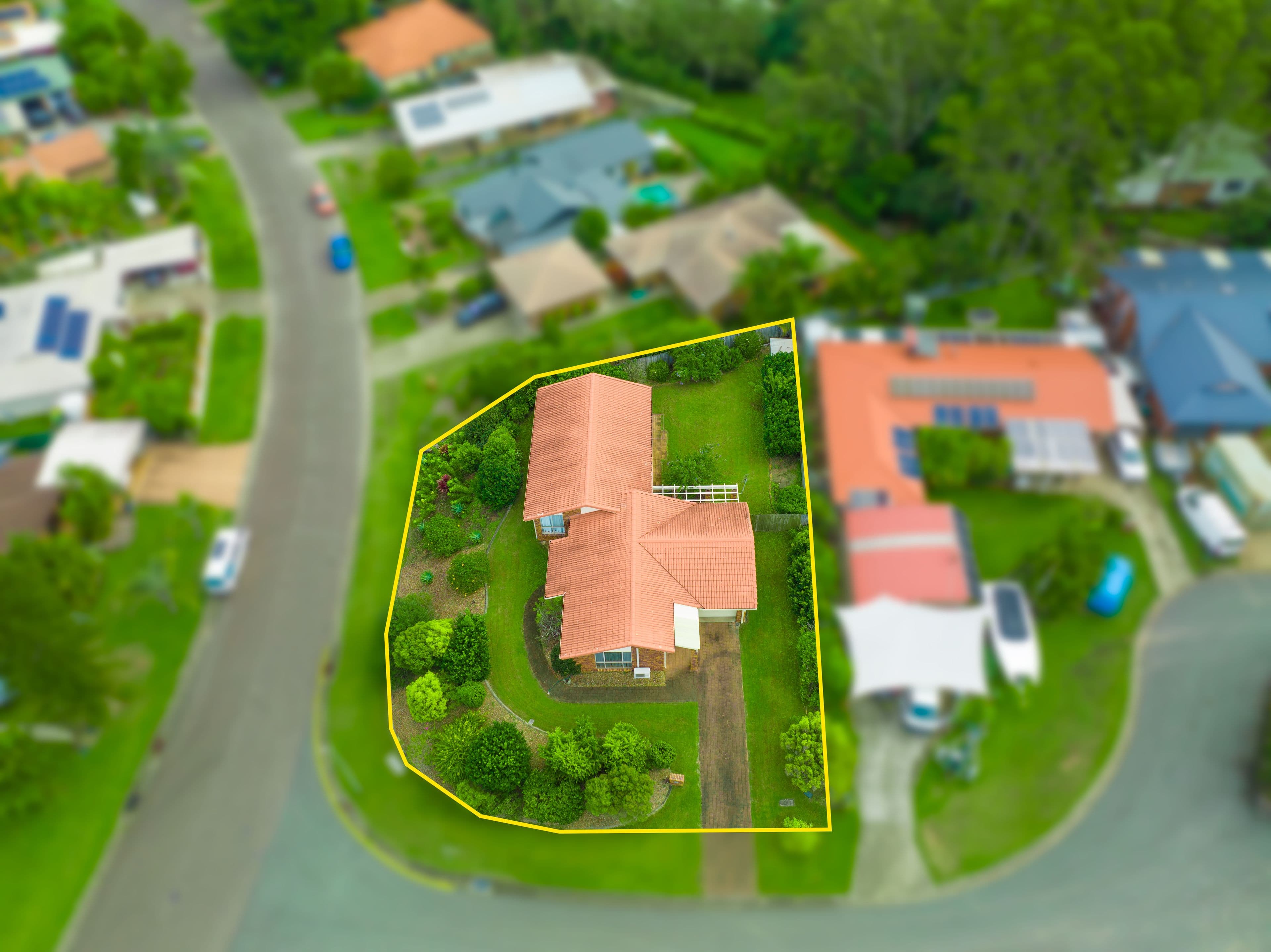 2 Maldon Court, Helensvale QLD 4212, Helensvale - Thumbnail 2
