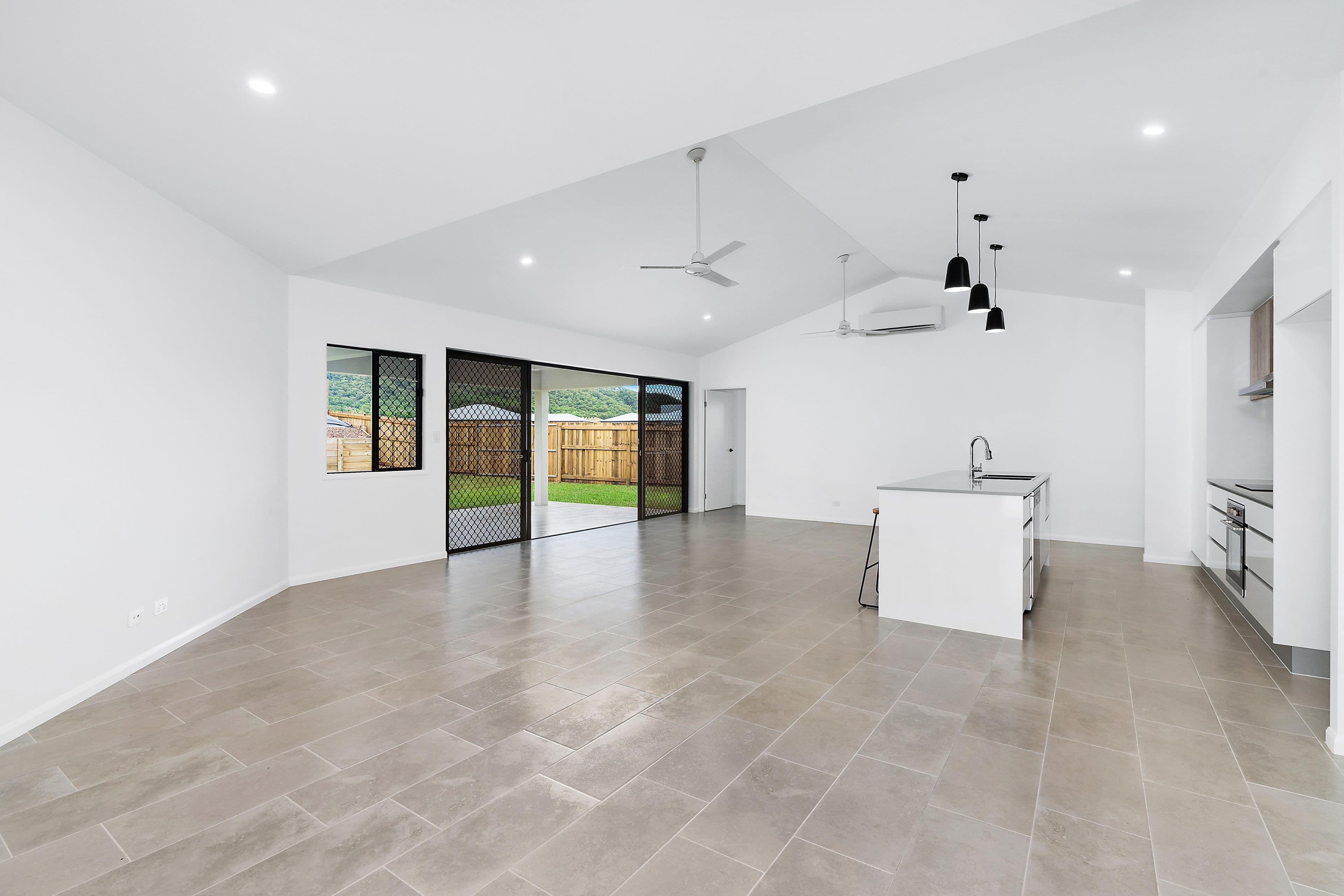 9 Cronin, Gordonvale QLD 4865, Gordonvale - Thumbnail 2