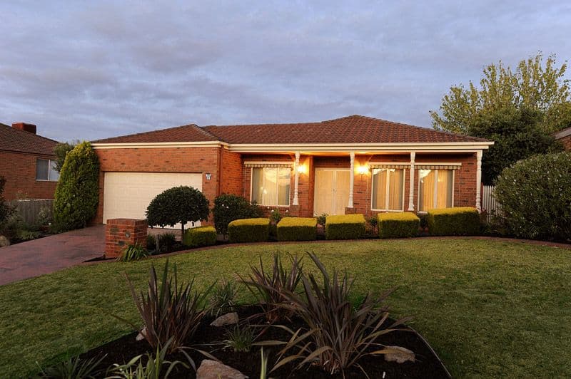 4 Highview Court, LYSTERFIELD VIC 3156, Lysterfield - Image 1