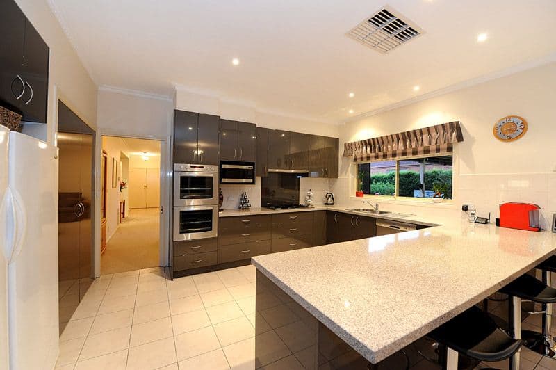 4 Highview Court, LYSTERFIELD VIC 3156, Lysterfield - Thumbnail 2