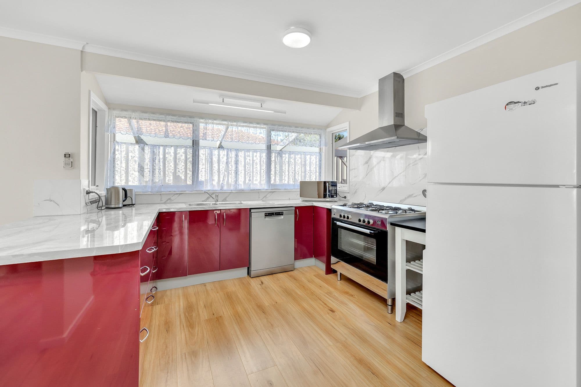 8 Coventry Drive, Werribee VIC 3030, Werribee - Thumbnail 2