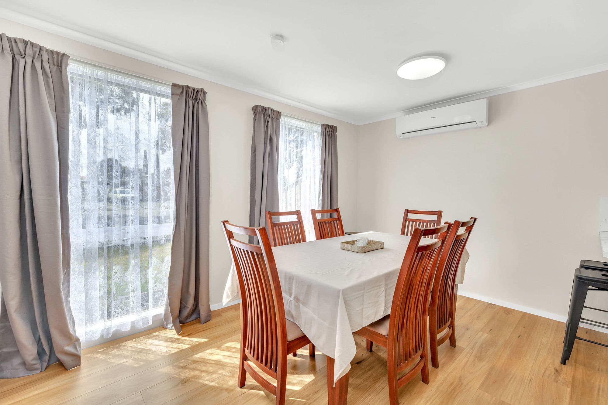 8 Coventry Drive, Werribee VIC 3030, Werribee - Thumbnail 4