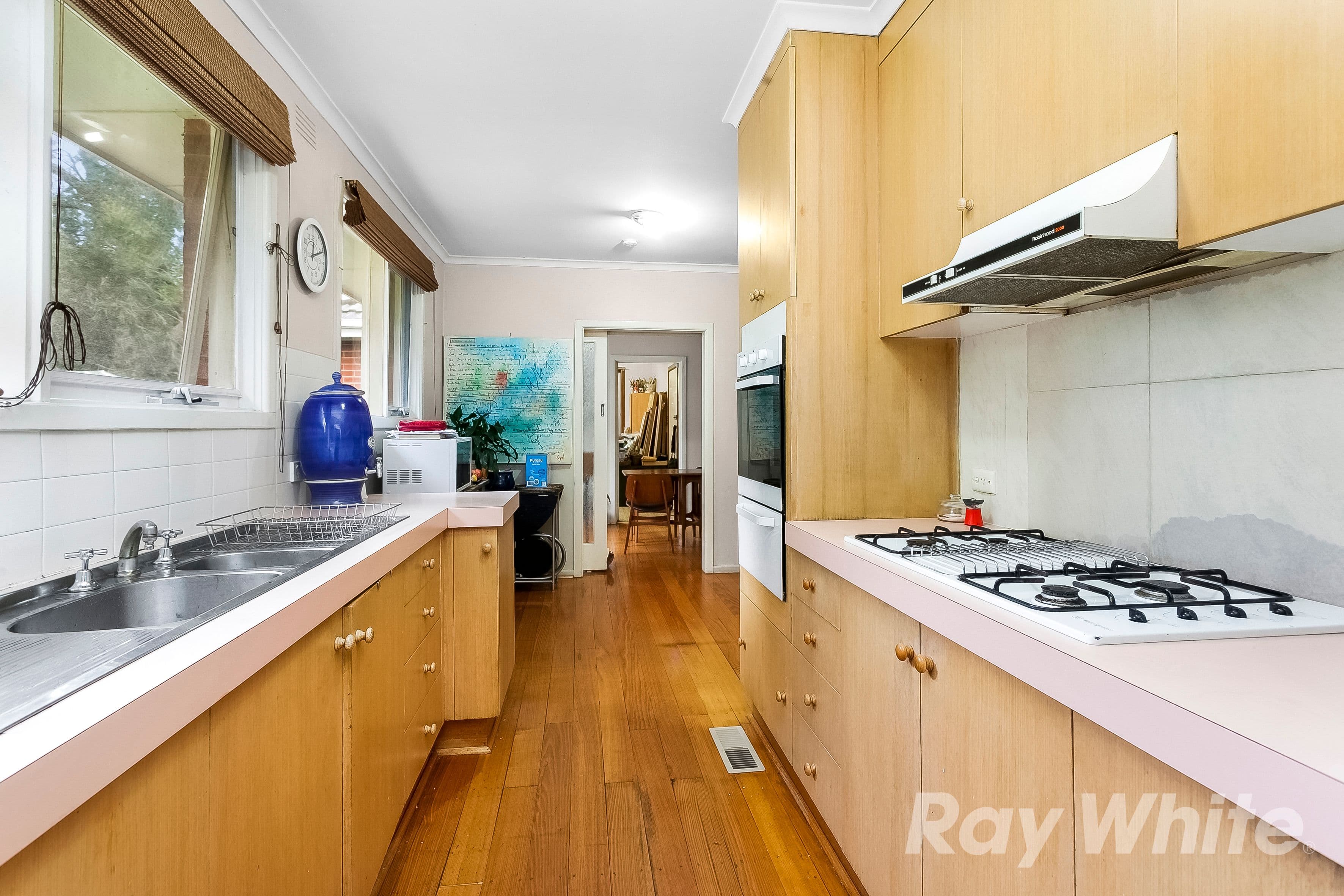 2 Amaroo Court, Burwood East VIC 3151, Burwood East - Thumbnail 4