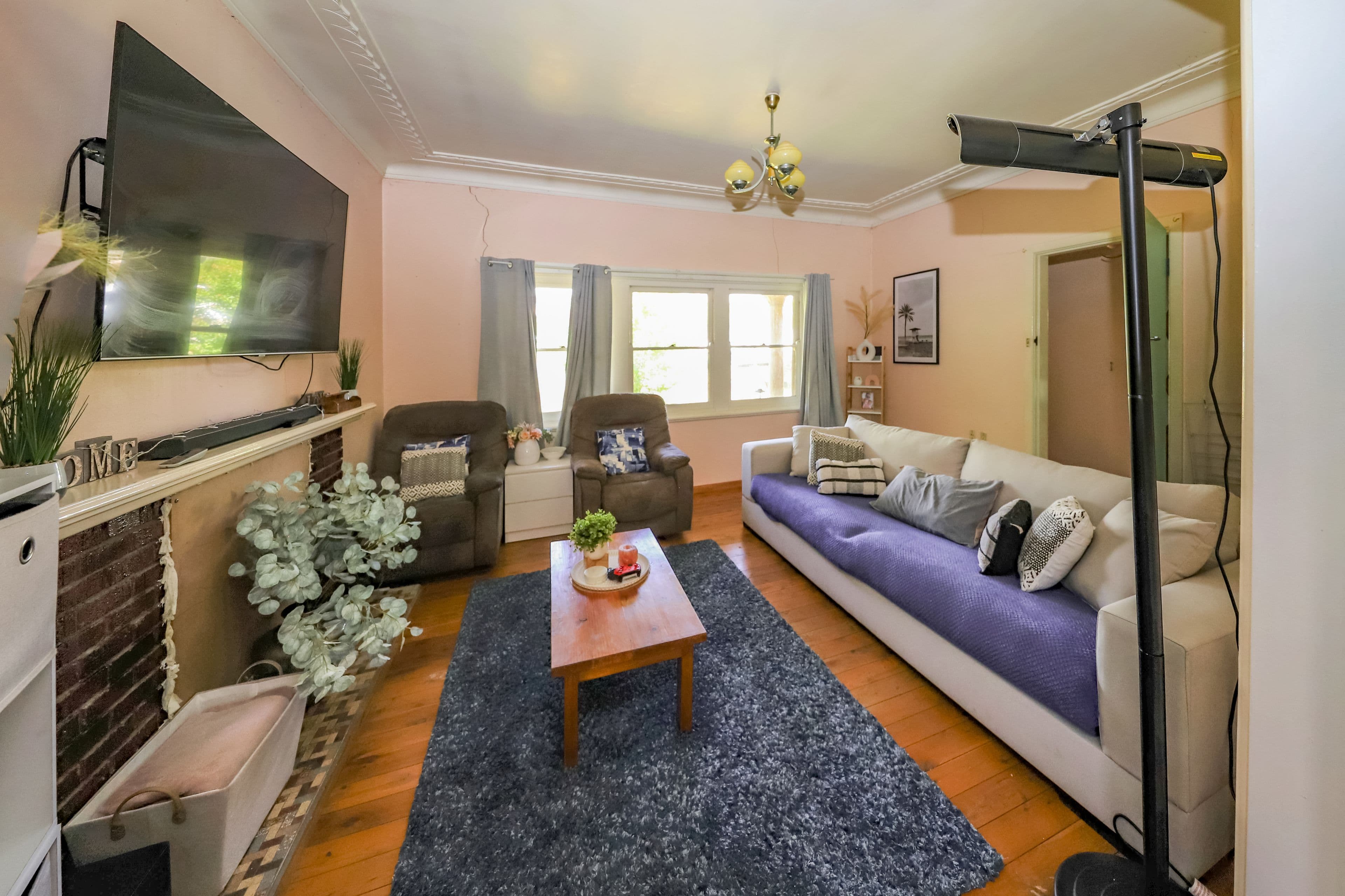 2 Clunie Avenue, Tumut NSW 2720, Tumut - Thumbnail 2
