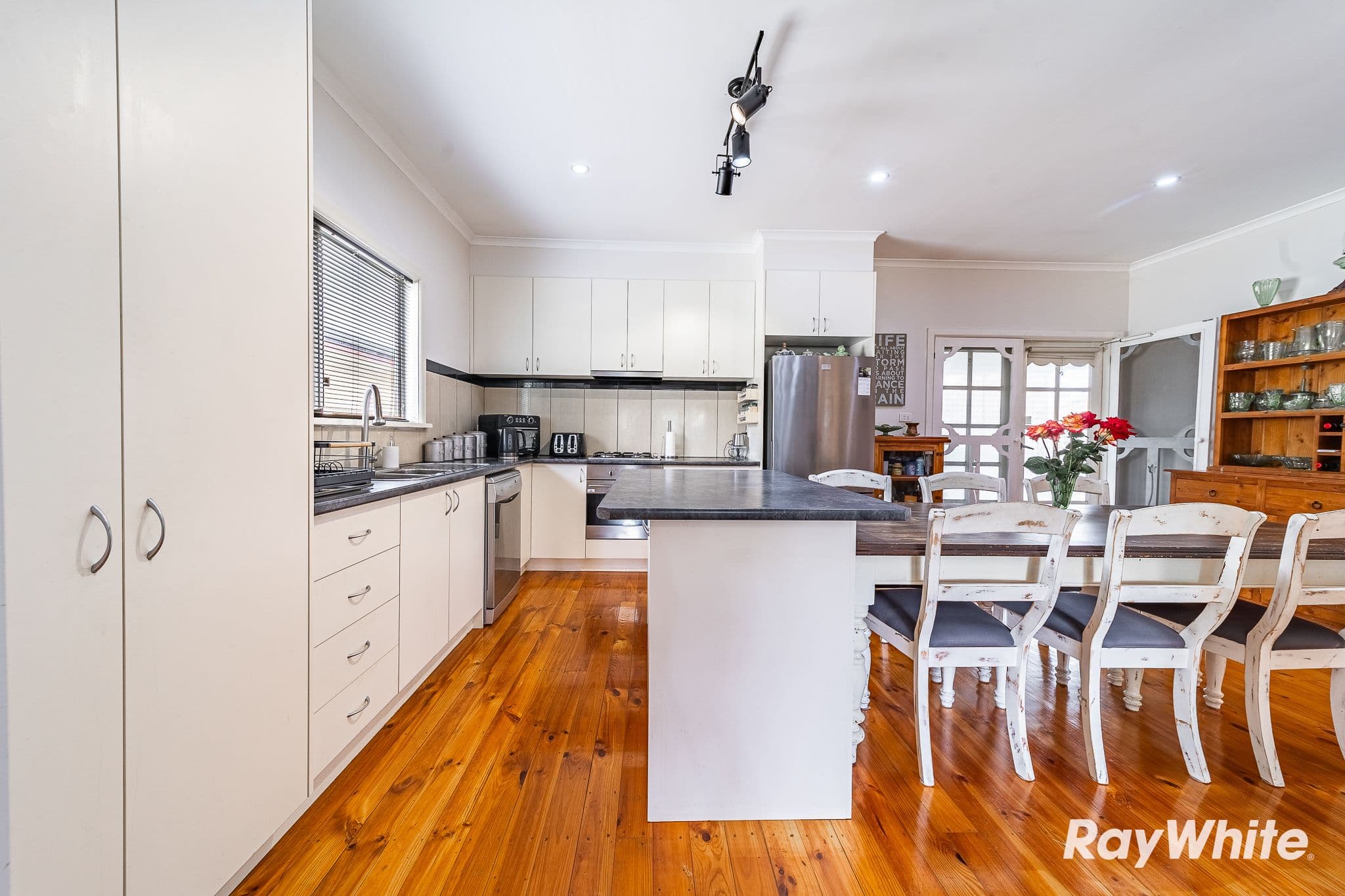 15 Beauchamp Street, Heathcote VIC 3523, Heathcote - Thumbnail 5