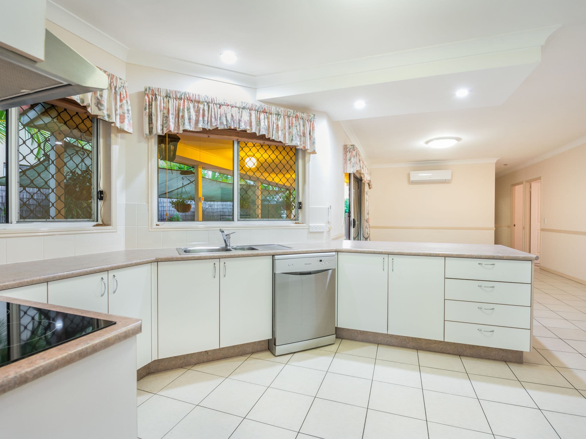 9 Deborah Street, Kuraby QLD 4112, Kuraby - Thumbnail 7