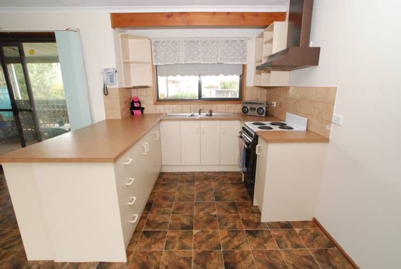 11 Fontaine Drive, SELLICKS BEACH SA 5174, Sellicks Beach - Thumbnail 2