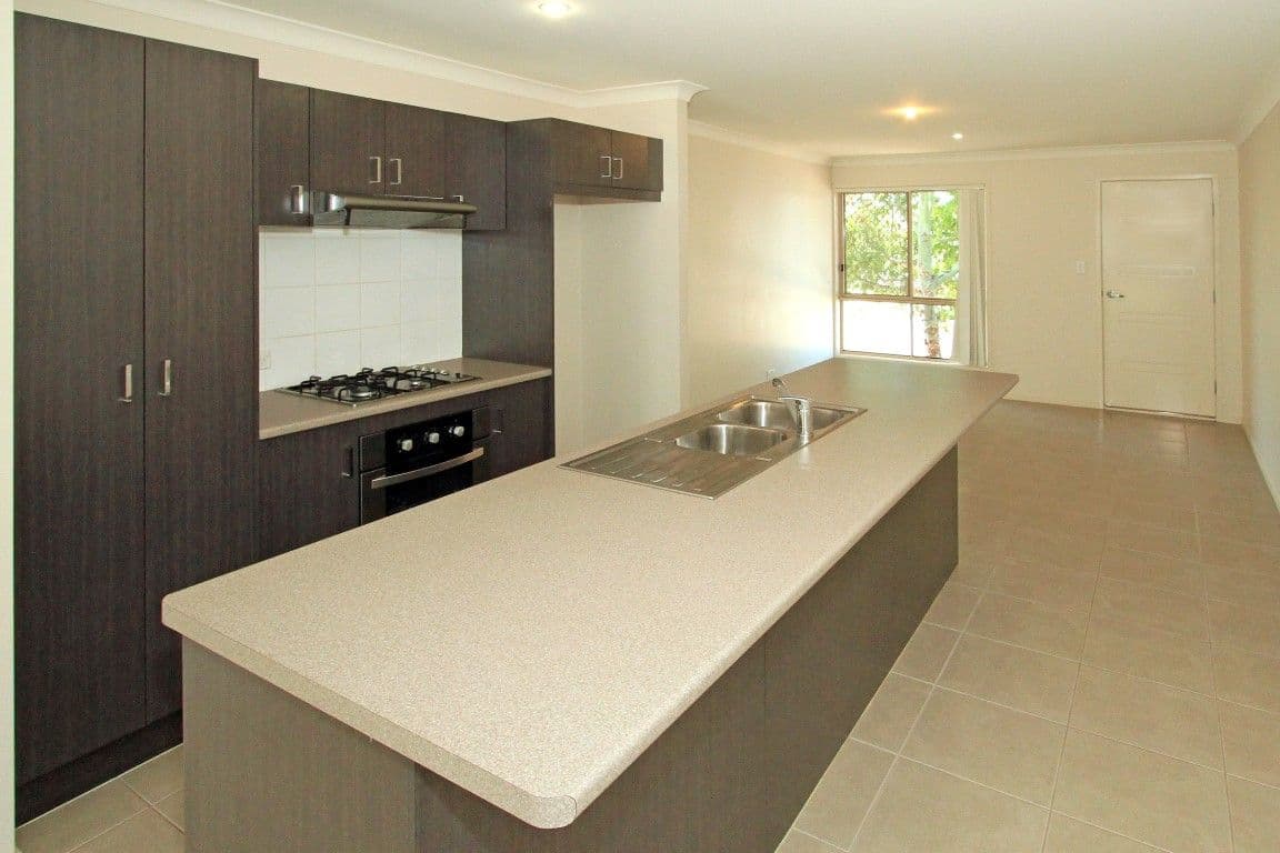 10 John Oxley Drive, GRACEMERE QLD 4702, Gracemere - Thumbnail 2