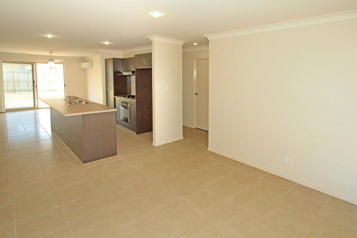 10 John Oxley Drive, GRACEMERE QLD 4702, Gracemere - Thumbnail 4