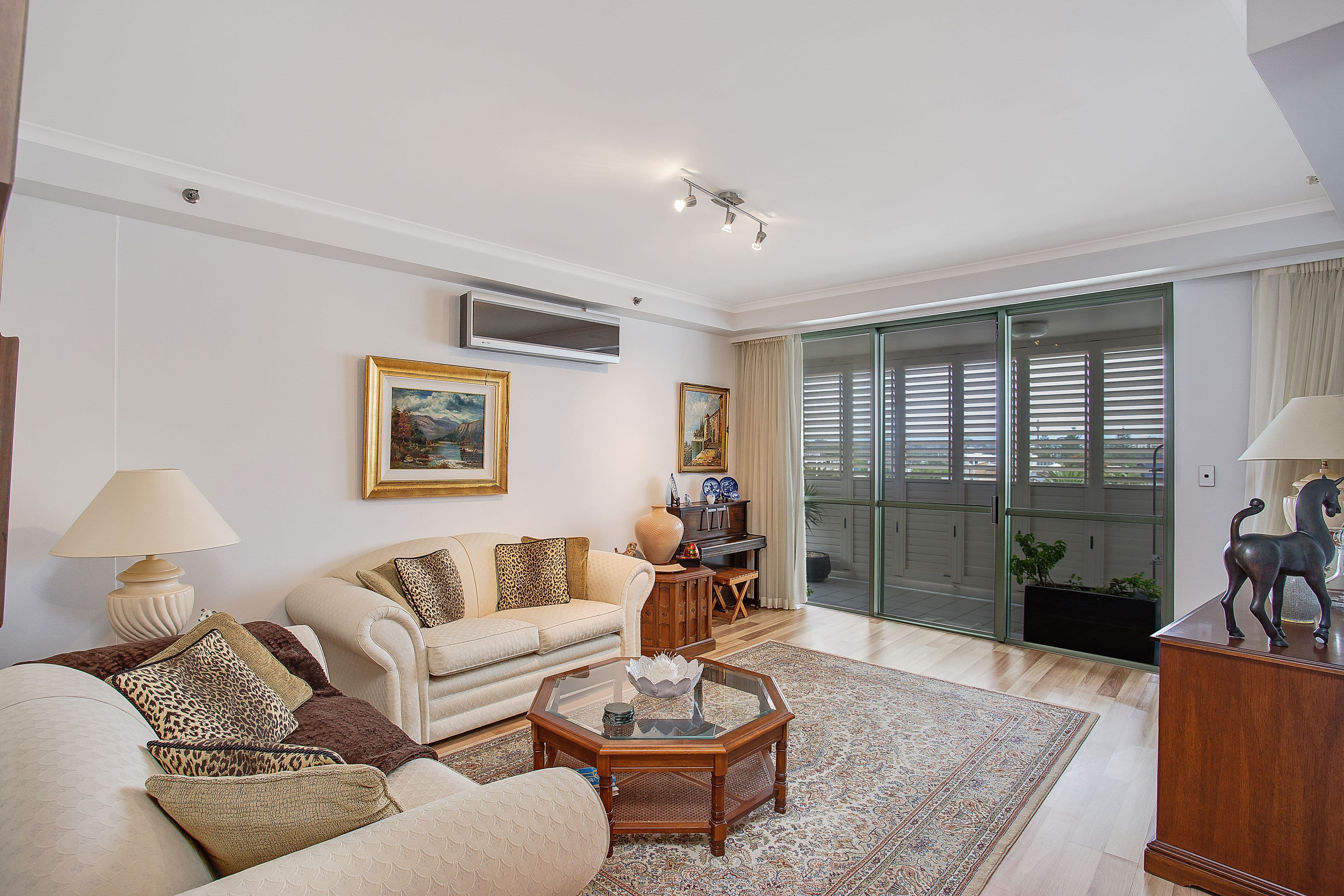 29 Woodroffe Avenue, Main Beach QLD 4217, Main Beach - Thumbnail 2